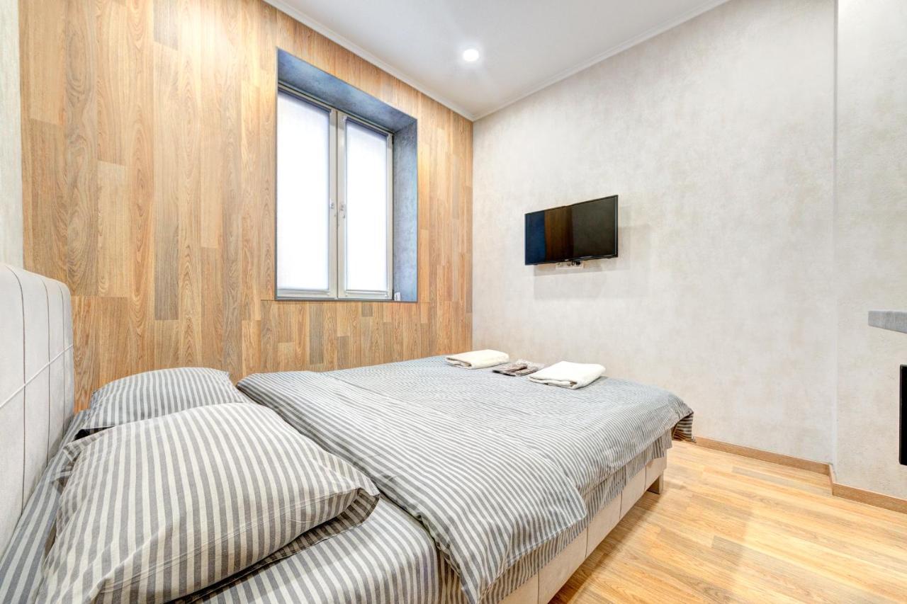1 Room Apartment Near National Circus เคียฟ ภายนอก รูปภาพ