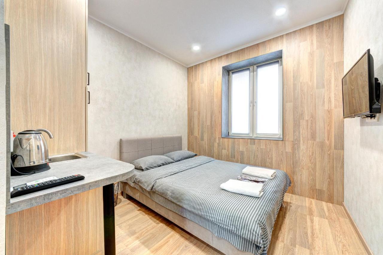 1 Room Apartment Near National Circus เคียฟ ภายนอก รูปภาพ